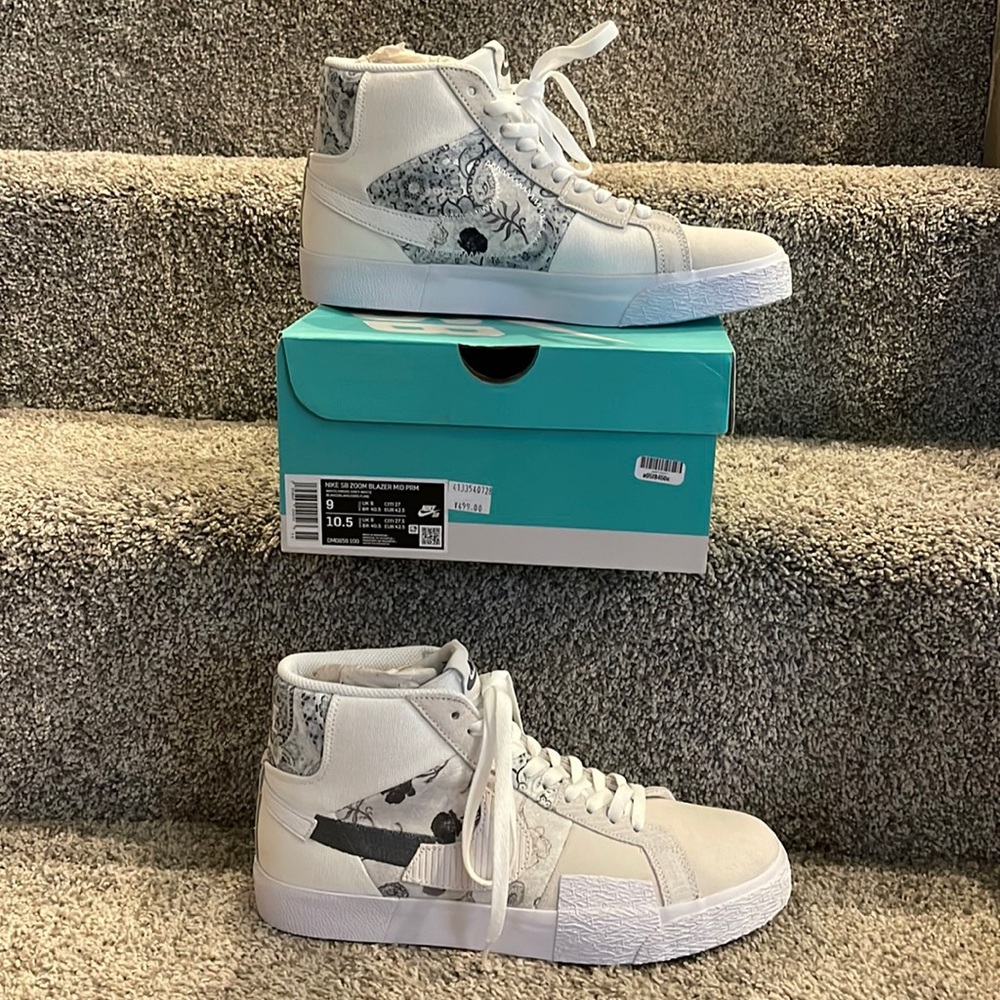 Nike Men’s High-Top Sneakers White with Gray Floral Accents